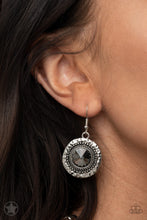 Load image into Gallery viewer, Paparazzi Global Glamour-Silver
