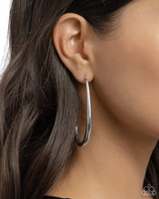 Load image into Gallery viewer, 🧡Paparazzi 🧡Exclusive Element🧡Silver🧡Earrings
