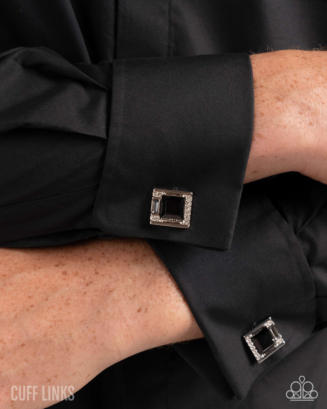 🧡Paparazzi🧡 Reasonable Radiance Cufflings🧡-Black🧡