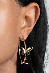 Paparazzi Full Out Flutter-Gold