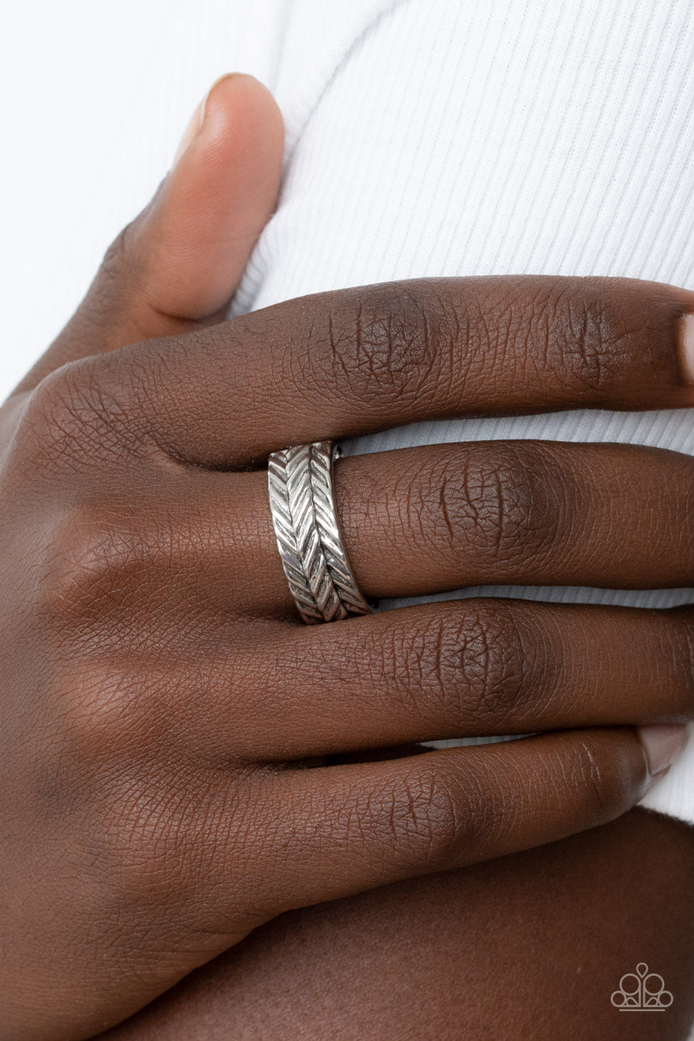 Paparazzi Rebellious Ridges - Silver