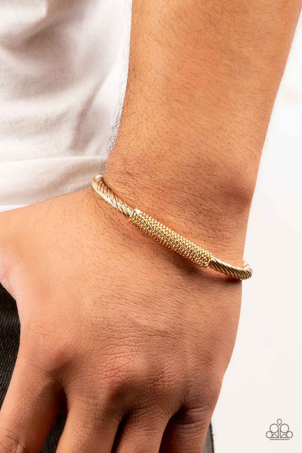 Paparazzi CABLE-Minded - Gold