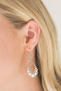 🧡Paparazzi🧡 Fancy First🧡White🧡Earrings🧡